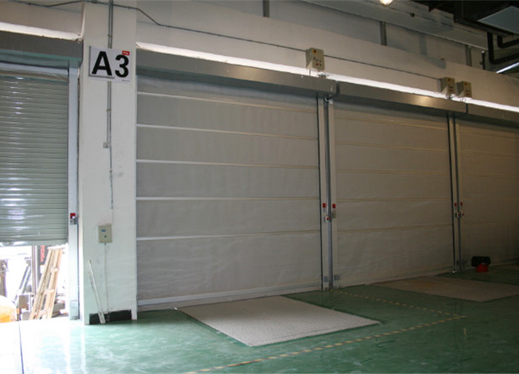 Fast rolling door